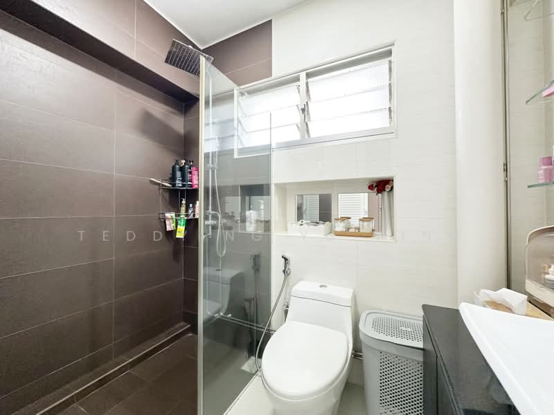737 Woodlands Circle, 737 Woodlands Circle, 3 Bedrooms, 979 sqft, HDB Flat For Sale, by Teddy Ng Yu Ming, 500161865 - Bathroom - PropertyGuru.com.sg