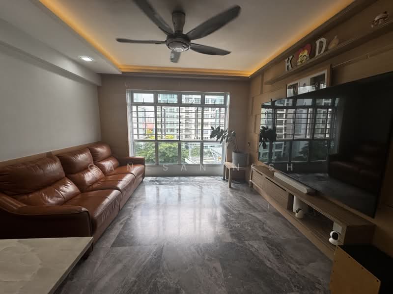 210A Compassvale Lane, 210A Compassvale Lane, 3 Bedrooms, 1,001 sqft, HDB Flat For Sale, by Ganesan Nesh, 500161870 - Living Room - PropertyGuru.com.sg
