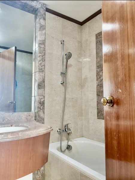 Trellis Towers, 700 Toa Payoh Lorong 1, Room Rental, 250 sqft, Condominium For Rent, by Jenny Lee, 500161872 - Bathroom - PropertyGuru.com.sg