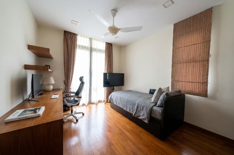 Semi Detached Jalan Remis for rent. Quiet enclave. Swimming pool. 4Bedroom, 4Bed + Helper room| 5 bath | Granny room | Swimming Pool | Park 1 car, 4 Bedrooms, 5,000 sqft, Semi-Detached House For Rent, by Shanel Liew, 500161880 - Bedroom - PropertyGuru.com.sg