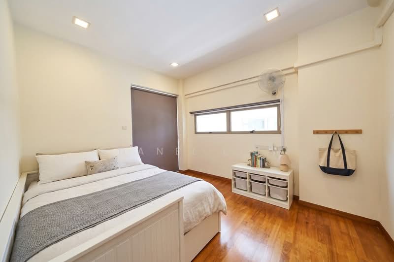 Semi Detached Jalan Remis for rent. Quiet enclave. Swimming pool. 4Bedroom, 4Bed + Helper room| 5 bath | Granny room | Swimming Pool | Park 1 car, 4 Bedrooms, 5,000 sqft, Semi-Detached House For Rent, by Shanel Liew, 500161880 - Bedroom - PropertyGuru.com.sg
