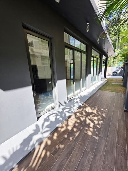 Newly TOP Semi-D House at Old Upper Thomson Road, Old Upper Thomson Road, 5 Bedrooms, 5,337 sqft, Semi-Detached House For Sale, by Arlene Ngo, 500161883 - Exterior - PropertyGuru.com.sg