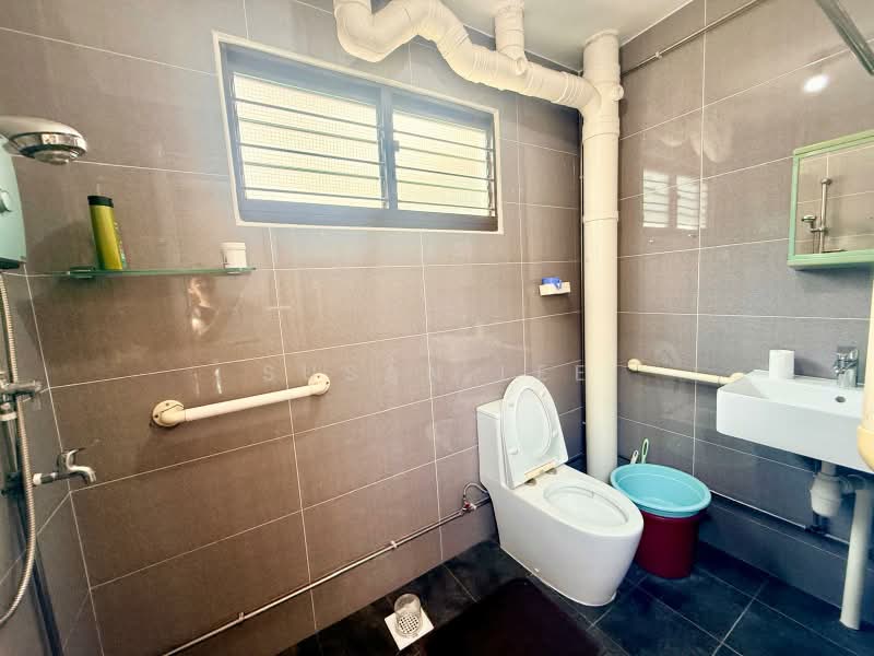 142 Simei Street 2, 142 Simei Street 2, 3 Bedrooms, 1,313 sqft, HDB Flat For Sale, by Susan Lee, 500161890 - Bathroom - PropertyGuru.com.sg