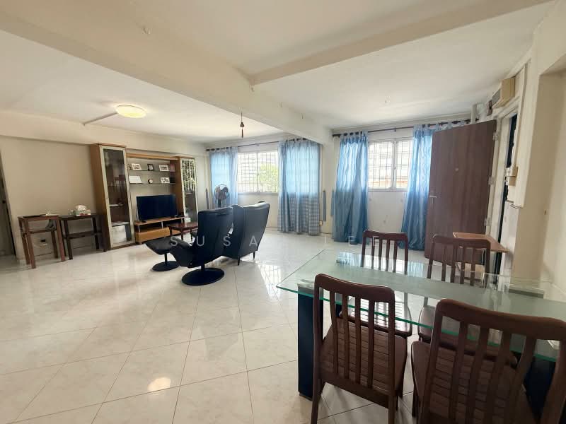 142 Simei Street 2, 142 Simei Street 2, 3 Bedrooms, 1,313 sqft, HDB Flat For Sale, by Susan Lee, 500161890 - Living Room - PropertyGuru.com.sg