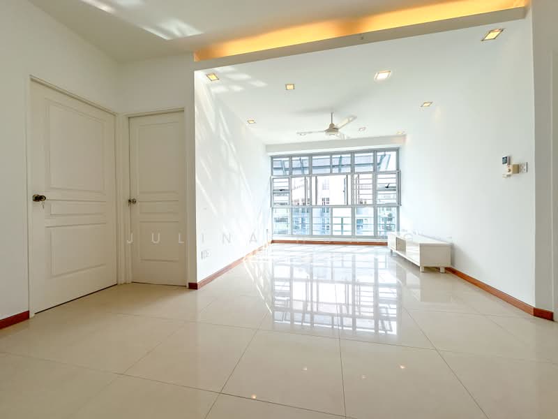 195D Punggol Road, 195D Punggol Road, 3 Bedrooms, 968 sqft, HDB Flat For Sale, by Julina Huang, 500161898 - Living Room - PropertyGuru.com.sg