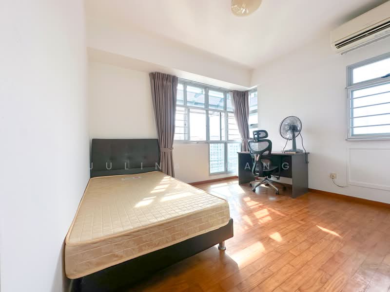 195D Punggol Road, 195D Punggol Road, 3 Bedrooms, 968 sqft, HDB Flat For Sale, by Julina Huang, 500161898 - Bedroom - PropertyGuru.com.sg