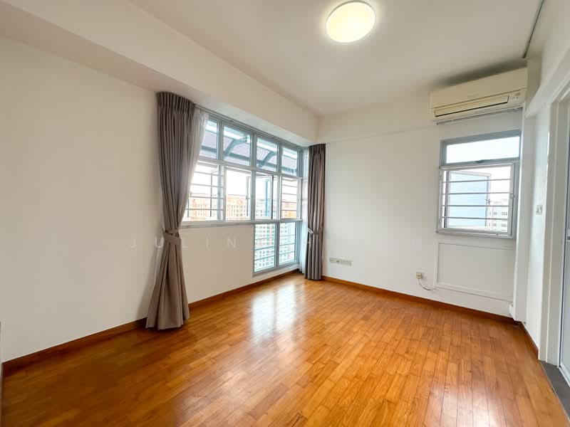 195D Punggol Road, 195D Punggol Road, 3 Bedrooms, 968 sqft, HDB Flat For Sale, by Julina Huang, 500161898 - Living Room - PropertyGuru.com.sg