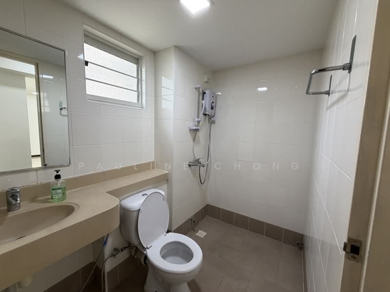268D Compassvale Link, 268D Compassvale Link, 3 Bedrooms, 968 sqft, HDB Flat For Rent, by Pauline Chong, 500161903 - Bathroom - PropertyGuru.com.sg