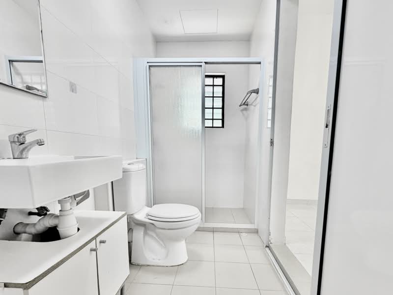 Ming Teck Park, Sixth Avenue, 4 Bedrooms, 2,827 sqft, Detached House For Rent, by Chloe Lim, 500161907 - Bathroom - PropertyGuru.com.sg