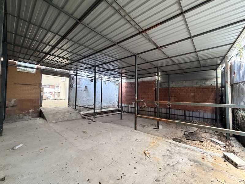 Ubi Ave 4, , 1,750 sqft, Light Industrial (B1) For Rent, by Karen Tang, 500161908 - Exterior - CommercialGuru.com.sg