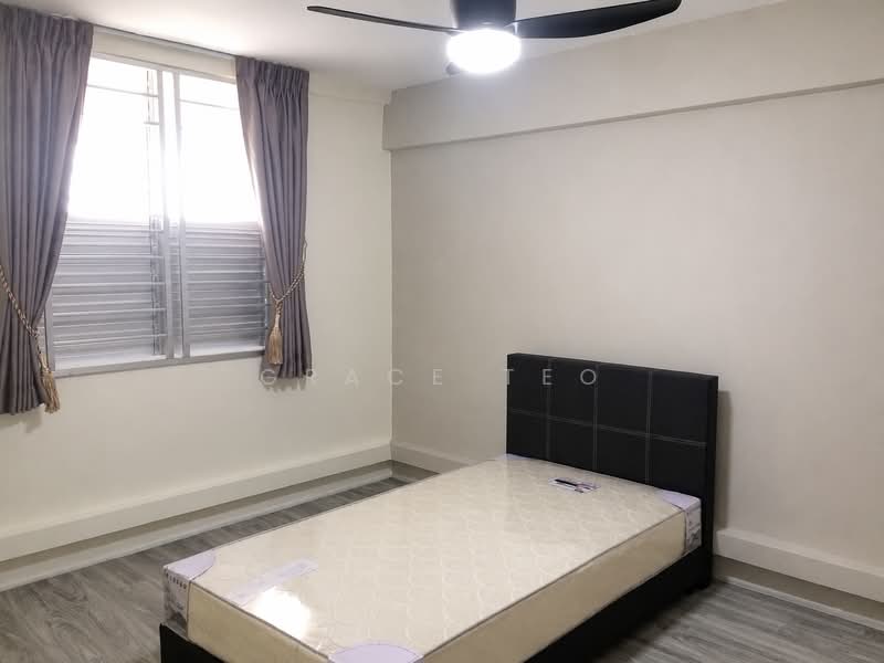 24 Sin Ming Road, 24 Sin Ming Road, 2 Bedrooms, 700 sqft, HDB Flat For Sale, by Grace Teo, 500161926 - Bedroom - PropertyGuru.com.sg