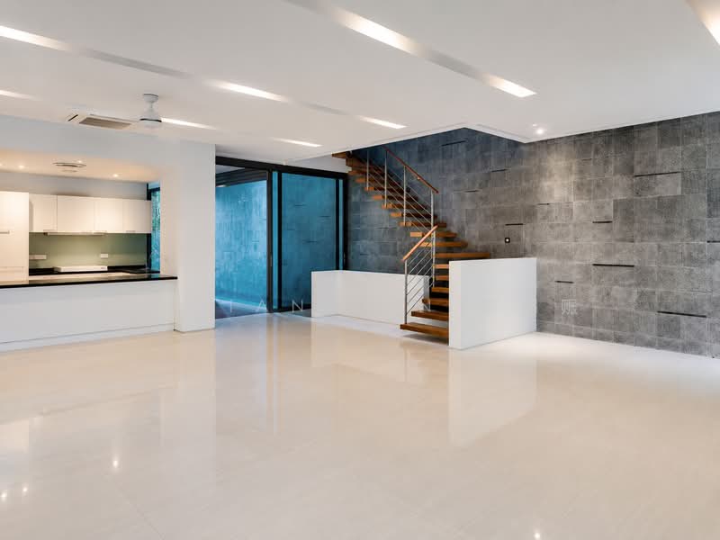 ⭐️MODERN DESIGN SEMI-D WITH POOL | WITHIN 1KM OF HENRY PARK PRIMARY SCH | NEAR BUS STOPS & MARKET⭐️, Moonbeam Walk Mount Sinai Grove Holland Jalan Kebaya Jelita Tenang Istimewa Maryland Ming Teck Greenleaf Sixth Haji Alias Namly Coronation Lim Tai See Allamanda Ampang Sian Tuan Hua Guan Lantana Lemon Lasia Lotus Lily Maple Cypress Fir Redwood Elm, 7 Bedrooms, 4,200 sqft, Semi-Detached House For Sale, by Damian Tan 陈係赈, 500161927 - Living & Dining - PropertyGuru.com.sg