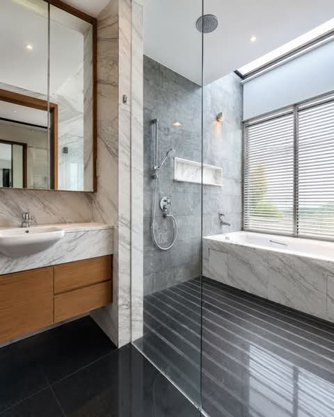 ⭐️MODERN DESIGN SEMI-D WITH POOL | WITHIN 1KM OF HENRY PARK PRIMARY SCH | NEAR BUS STOPS & MARKET⭐️, Moonbeam Walk Mount Sinai Grove Holland Jalan Kebaya Jelita Tenang Istimewa Maryland Ming Teck Greenleaf Sixth Haji Alias Namly Coronation Lim Tai See Allamanda Ampang Sian Tuan Hua Guan Lantana Lemon Lasia Lotus Lily Maple Cypress Fir Redwood Elm, 7 Bedrooms, 4,200 sqft, Semi-Detached House For Sale, by Damian Tan 陈係赈, 500161927 - Master Bath - PropertyGuru.com.sg