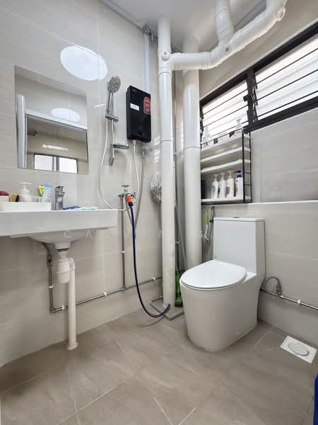714 Jurong West Street 71, 714 Jurong West Street 71, 4 Bedrooms, 1,614 sqft, HDB Flat For Sale, by Calvin Goh, 500161934 - Lv 1 Kitchen Bathroom - PropertyGuru.com.sg