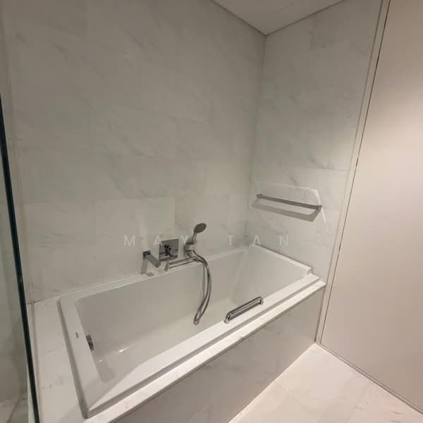 South Beach Residences, 28 South Beach Road, 2 Bedrooms, 1,216 sqft, Condominium For Rent, by May Tan, 500161935 - Bathroom - PropertyGuru.com.sg