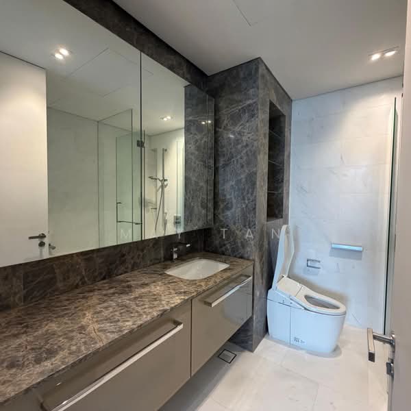 South Beach Residences, 28 South Beach Road, 2 Bedrooms, 1,216 sqft, Condominium For Rent, by May Tan, 500161935 - Bathroom - PropertyGuru.com.sg