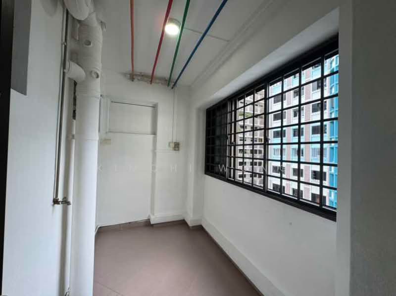 346 Kang Ching Road, 346 Kang Ching Road, 3 Bedrooms, 1,098 sqft, HDB Flat For Rent, by Kimchi Wong, 500161940 - Corridor - PropertyGuru.com.sg