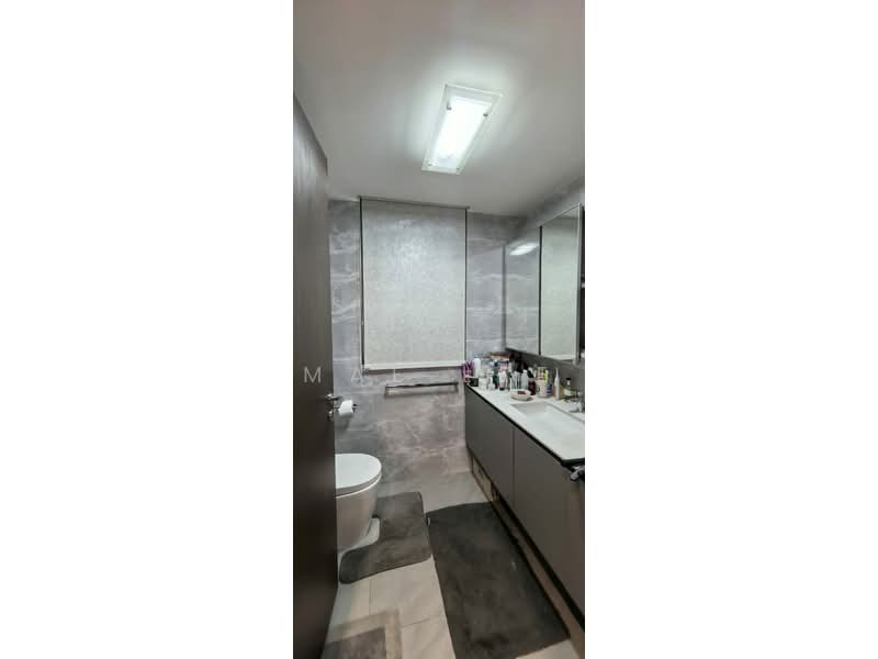 The Brownstone, 160 Canberra Drive, 4 Bedrooms, 1,109 sqft, Executive Condominium For Sale, by Mae Lee, 500161947 - Bathroom - PropertyGuru.com.sg