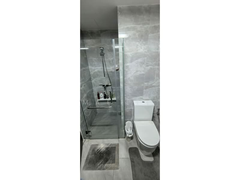 The Brownstone, 160 Canberra Drive, 4 Bedrooms, 1,109 sqft, Executive Condominium For Sale, by Mae Lee, 500161947 - Bathroom - PropertyGuru.com.sg