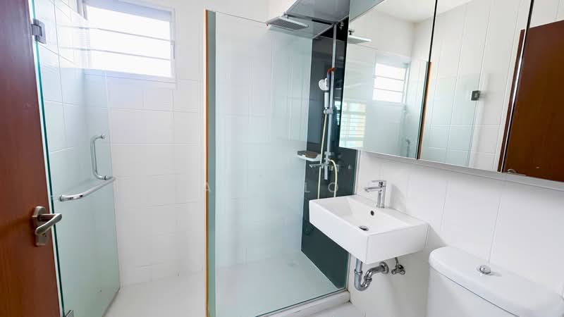 307B Ang Mo Kio Avenue 1, 307B Ang Mo Kio Avenue 1, 3 Bedrooms, 88 sqft, HDB Flat For Rent, by Zann Low, 500161955 - Bathroom - PropertyGuru.com.sg