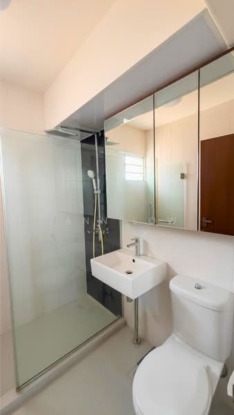 307B Ang Mo Kio Avenue 1, 307B Ang Mo Kio Avenue 1, 3 Bedrooms, 88 sqft, HDB Flat For Rent, by Zann Low, 500161955 - Bathroom - PropertyGuru.com.sg