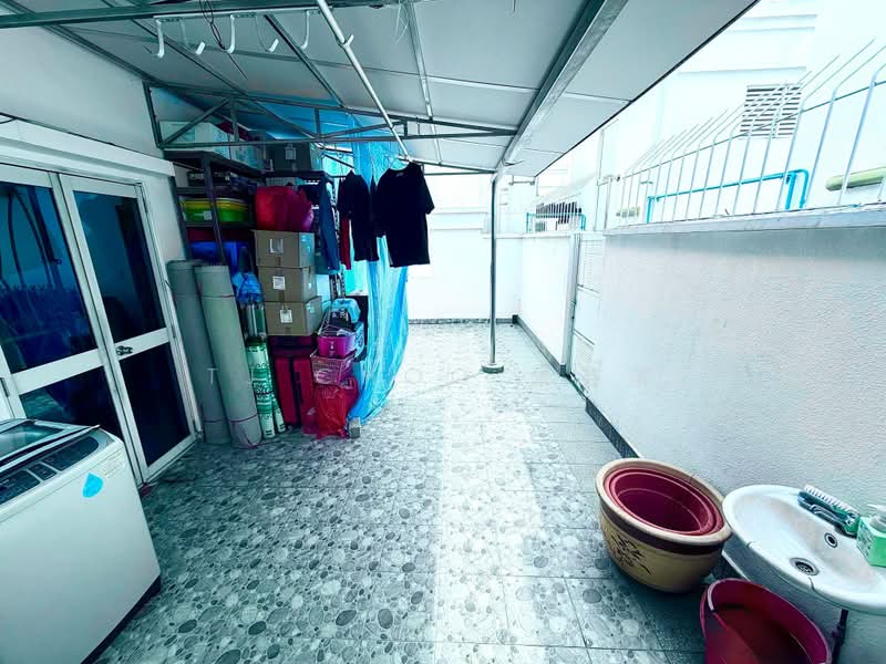 Northoaks, 20 Woodlands Cresent, 3 Bedrooms, 2,500 sqft, Condominium For Sale, by TJ Choo 朱芸苇, 500161962 - Exterior - PropertyGuru.com.sg