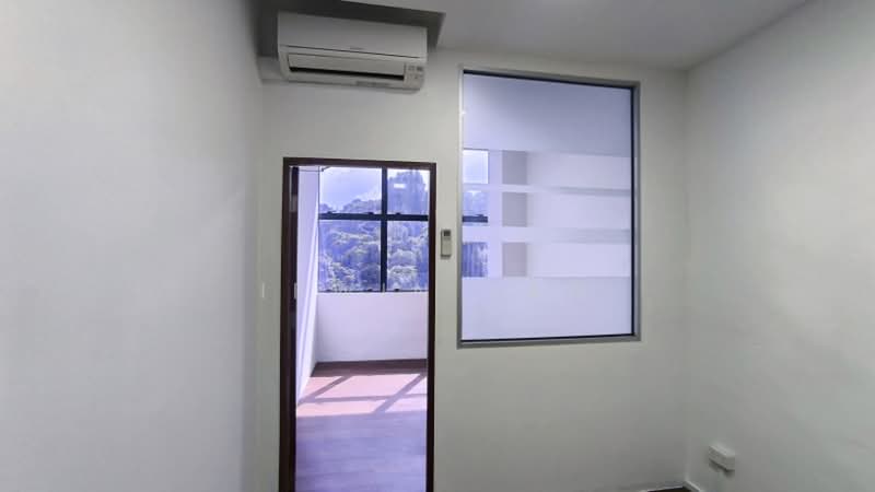 Midview Building, 50 Bukit Batok Street 23, 250 sqft, Light Industrial (B1) For Rent, by Irwin Kao, 500161991 - Interior - CommercialGuru.com.sg