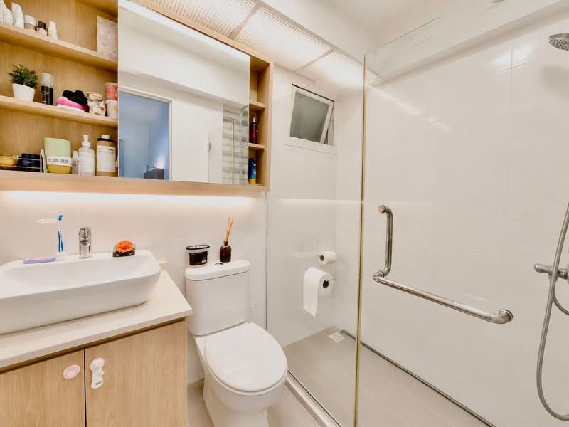 664A Punggol Drive, 664A Punggol Drive, 3 Bedrooms, 969 sqft, HDB Flat For Sale, by Trixia Chua, 500162004 - Bathroom - PropertyGuru.com.sg