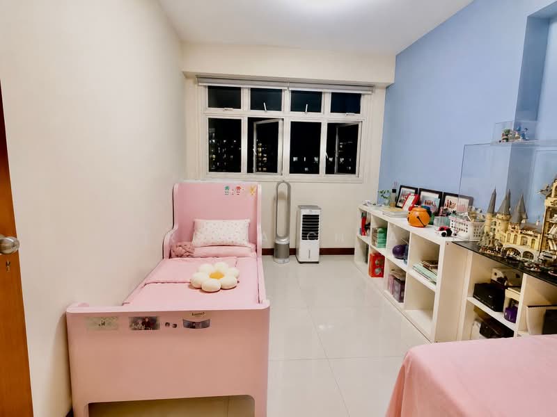 664A Punggol Drive, 664A Punggol Drive, 3 Bedrooms, 969 sqft, HDB Flat For Sale, by Trixia Chua, 500162004 - Bedroom - PropertyGuru.com.sg