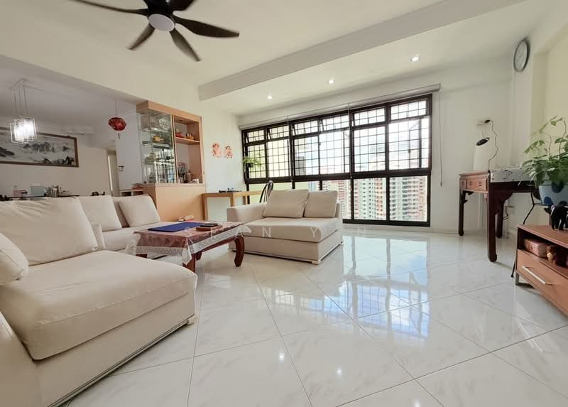 68 Redhill Close, 68 Redhill Close, 3 Bedrooms, 1,238 sqft, HDB Flat For Sale, by Sean Yin, 500162023 - Living Room - PropertyGuru.com.sg