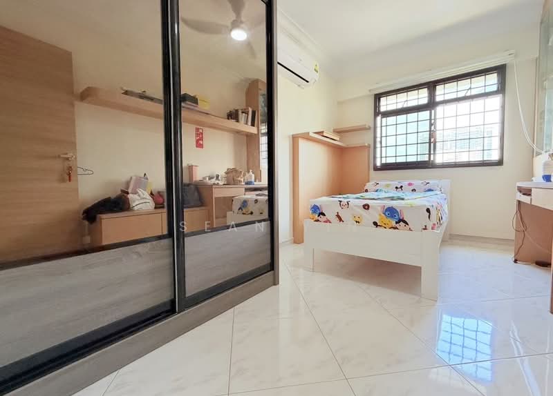 68 Redhill Close, 68 Redhill Close, 3 Bedrooms, 1,238 sqft, HDB Flat For Sale, by Sean Yin, 500162023 - Bedroom - PropertyGuru.com.sg