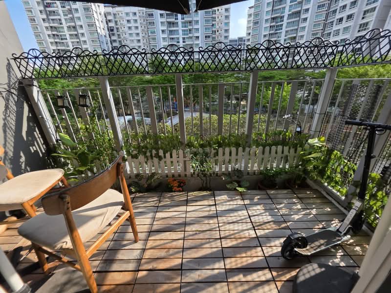 267B Punggol Field, 267B Punggol Field, 3 Bedrooms, 1,065 sqft, HDB Flat For Sale, by Wan Rahmat, 500162029 - Balcony - PropertyGuru.com.sg
