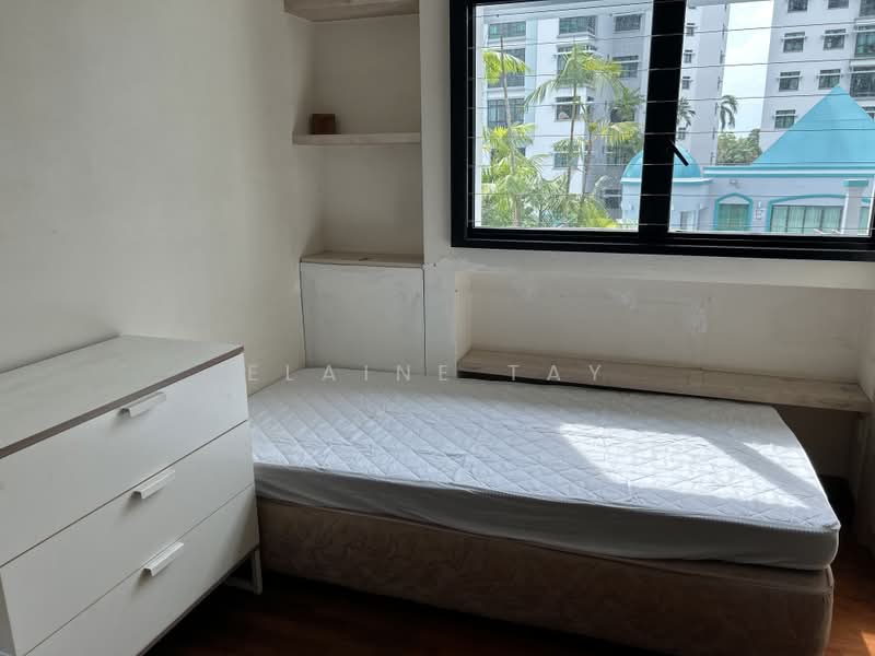 Eastvale, 35 Pasir Ris Drive 3, Room Rental, 110 sqft, Condominium For Rent, by Elaine Tay, 500162030 - Bedroom - PropertyGuru.com.sg