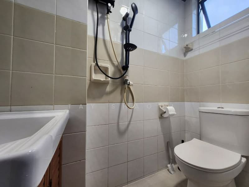 Westcove Condo, 10 West Coast Crescent, Room Rental, 130 sqft, Condominium For Rent, by Tay Shaoqi, 500162033 - Bathroom - PropertyGuru.com.sg