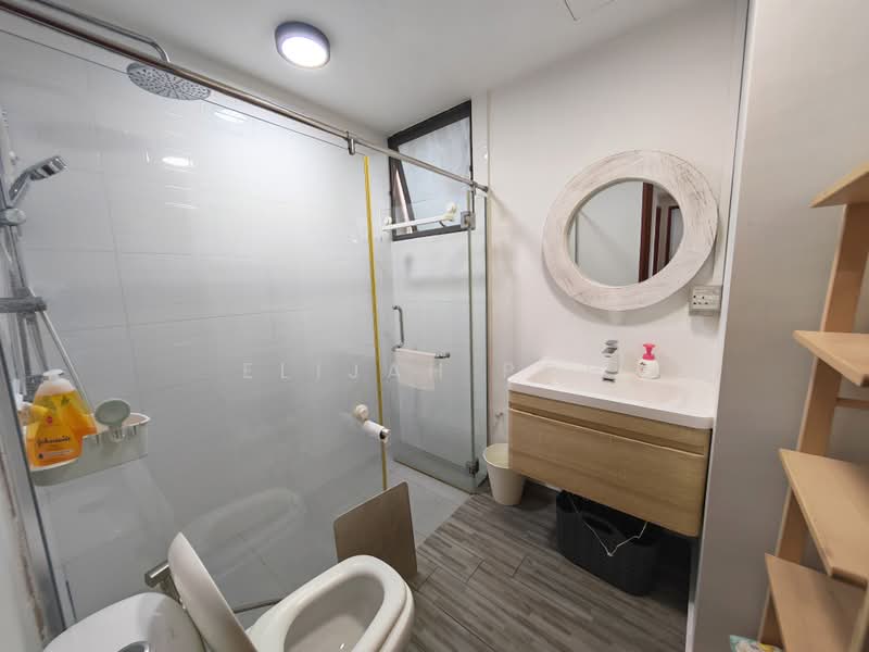 Parc Oasis, 35 Jurong East Avenue 1, 3 Bedrooms, 1,227 sqft, Condominium For Sale, by Elijah Poh, 500162046 - Bathroom - PropertyGuru.com.sg