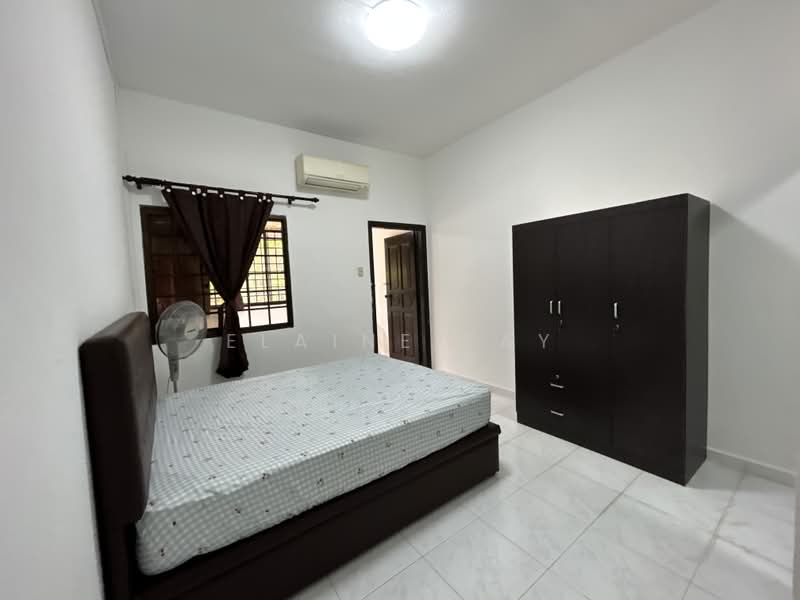 East Coast road @ Marine Parade mrt, , Room Rental, 130 sqft, Terraced House For Rent, by Elaine Tay, 500162061 - Bedroom - PropertyGuru.com.sg