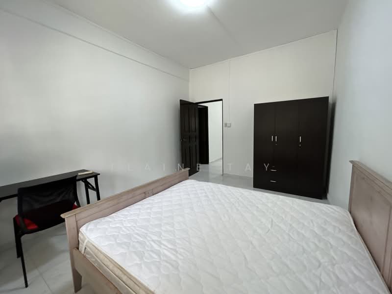 East Coast road @ Marine Parade mrt, , Room Rental, 130 sqft, Terraced House For Rent, by Elaine Tay, 500162061 - Bedroom - PropertyGuru.com.sg