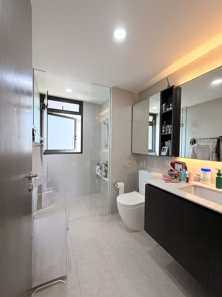 iNz Residence, 64 Choa Chu Kang Avenue 5, 3 Bedrooms, 990 sqft, Condominium For Rent, by Ethan Chin, 500162079 - Bathroom - PropertyGuru.com.sg
