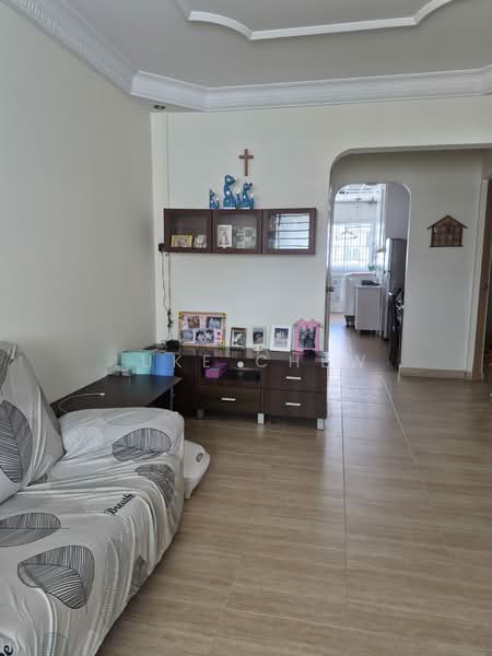 206 Petir Road, 206 Petir Road, 2 Bedrooms, 786 sqft, HDB Flat For Sale, by Luke Chew, 500162080 - Living Room - PropertyGuru.com.sg
