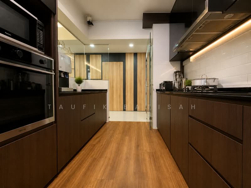 287A Compassvale Crescent, 287A Compassvale Crescent, 3 Bedrooms, 1,001 sqft, HDB Flat For Sale, by Taufik Batisah, 500162085 - Kitchen - PropertyGuru.com.sg