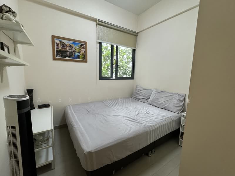Hedges Park Condominium, 73 Flora Drive, 3 Bedrooms, 1,077 sqft, Condominium For Sale, by Alexis Chia 谢慧丽, 500162086 - Bedroom - PropertyGuru.com.sg