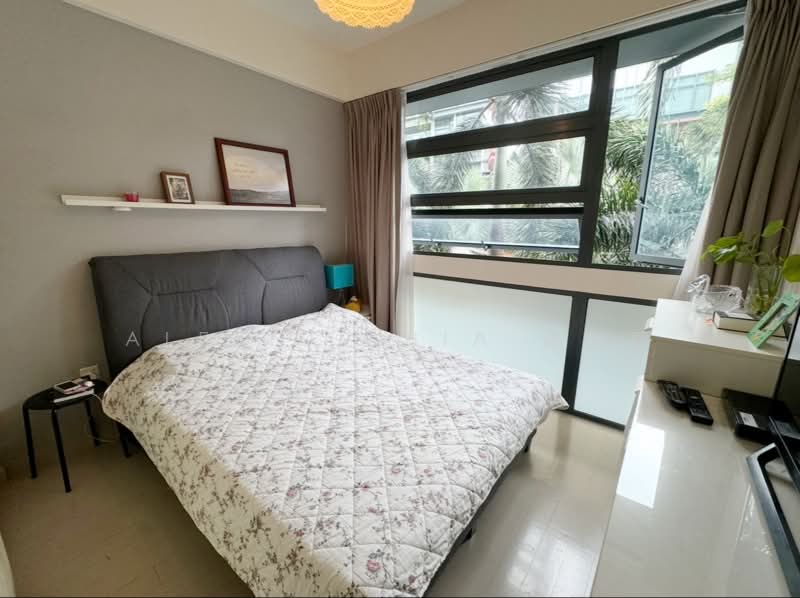 Hedges Park Condominium, 73 Flora Drive, 3 Bedrooms, 1,077 sqft, Condominium For Sale, by Alexis Chia 谢慧丽, 500162086 - Bedroom - PropertyGuru.com.sg