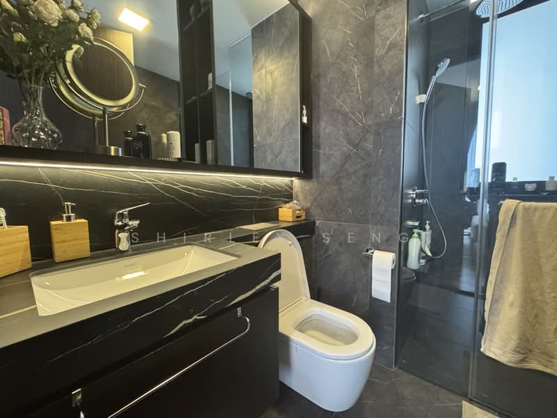 Hyll on Holland, 89 Holland Road, 2 Bedrooms, 721 sqft, Condominium For Sale, by Shirley Seng, 500162089 - Bathroom - PropertyGuru.com.sg