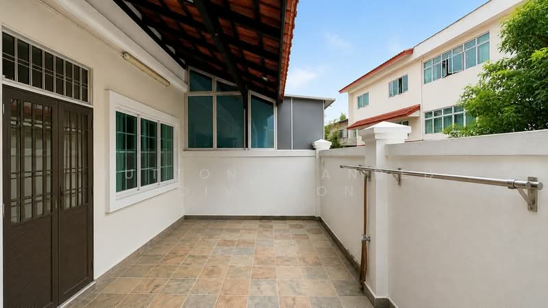 3-Sty Int-Terrace near Serangoon MRT Interchange, Maris Stella & Plmgs, Serangoon Terrace, Serangoon Ave 1, Serangoon Lane, Jalan Rindu, How Sun Walk, 5 Bedrooms, 2,400 sqft, Terraced House For Sale, by TRAVIS SEAH, 500162092 - Exterior - PropertyGuru.com.sg
