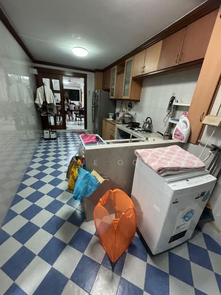639 Ang Mo Kio Avenue 6, 639 Ang Mo Kio Avenue 6, 2 Bedrooms, 882 sqft, HDB Flat For Sale, by Sue Ooi, 500162107 - Kitchen - PropertyGuru.com.sg
