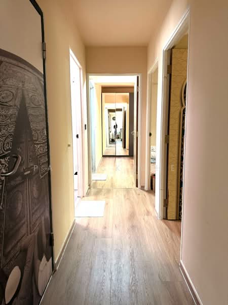 547A Segar Road, 547A Segar Road, 3 Bedrooms, 990 sqft, HDB Flat For Sale, by Patrick Chee, 500162115 - Corridor - PropertyGuru.com.sg