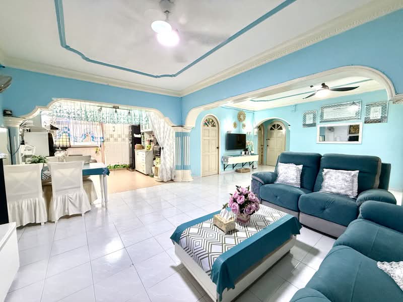 430 Choa Chu Kang Avenue 4, 430 Choa Chu Kang Avenue 4, 3 Bedrooms, 1,119 sqft, HDB Flat For Sale, by Yvonne Lai, 500162121 - PropertyGuru.com.sg