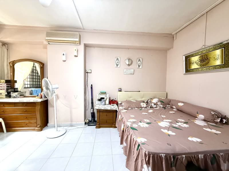 430 Choa Chu Kang Avenue 4, 430 Choa Chu Kang Avenue 4, 3 Bedrooms, 1,119 sqft, HDB Flat For Sale, by Yvonne Lai, 500162121 - Bedroom - PropertyGuru.com.sg