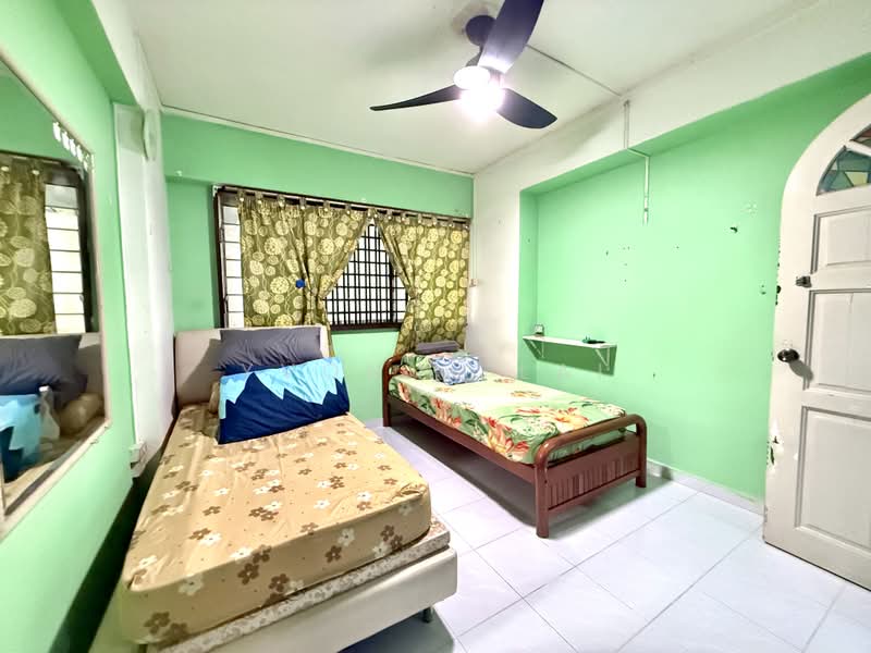 430 Choa Chu Kang Avenue 4, 430 Choa Chu Kang Avenue 4, 3 Bedrooms, 1,119 sqft, HDB Flat For Sale, by Yvonne Lai, 500162121 - Bedroom - PropertyGuru.com.sg