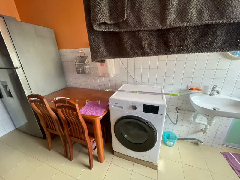 404 Yishun Avenue 6, 404 Yishun Avenue 6, Room Rental, 100 sqft, HDB Flat For Rent, by Leena Tham, 500162128 - Kitchen - PropertyGuru.com.sg
